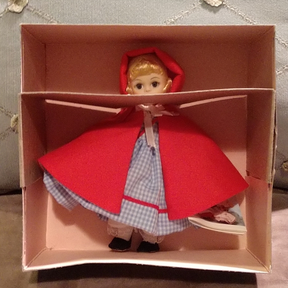 Madam Alexander Doll..Red Riding Hood - Picture 2 of 3